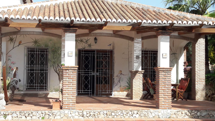 Rent a villa with pool in Competa, Costa del Sol, Andalucía