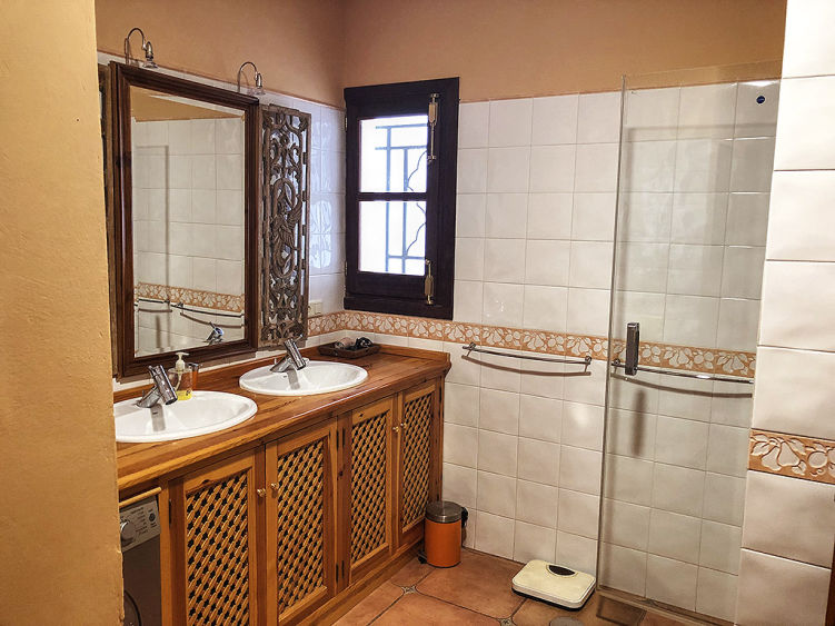 Extremely private land house with pool to rent in Competa, Costa del Sol, Andalusia