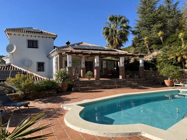 Owner direct – rent a Finca with pool & sea view in Competa, Costa del Sol, Andalucia.